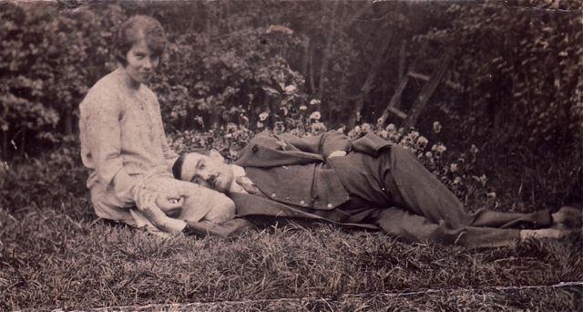 De combinatie van 'vrouw' en 'kussen' had Renaat toch nog iets anders ingevuld.